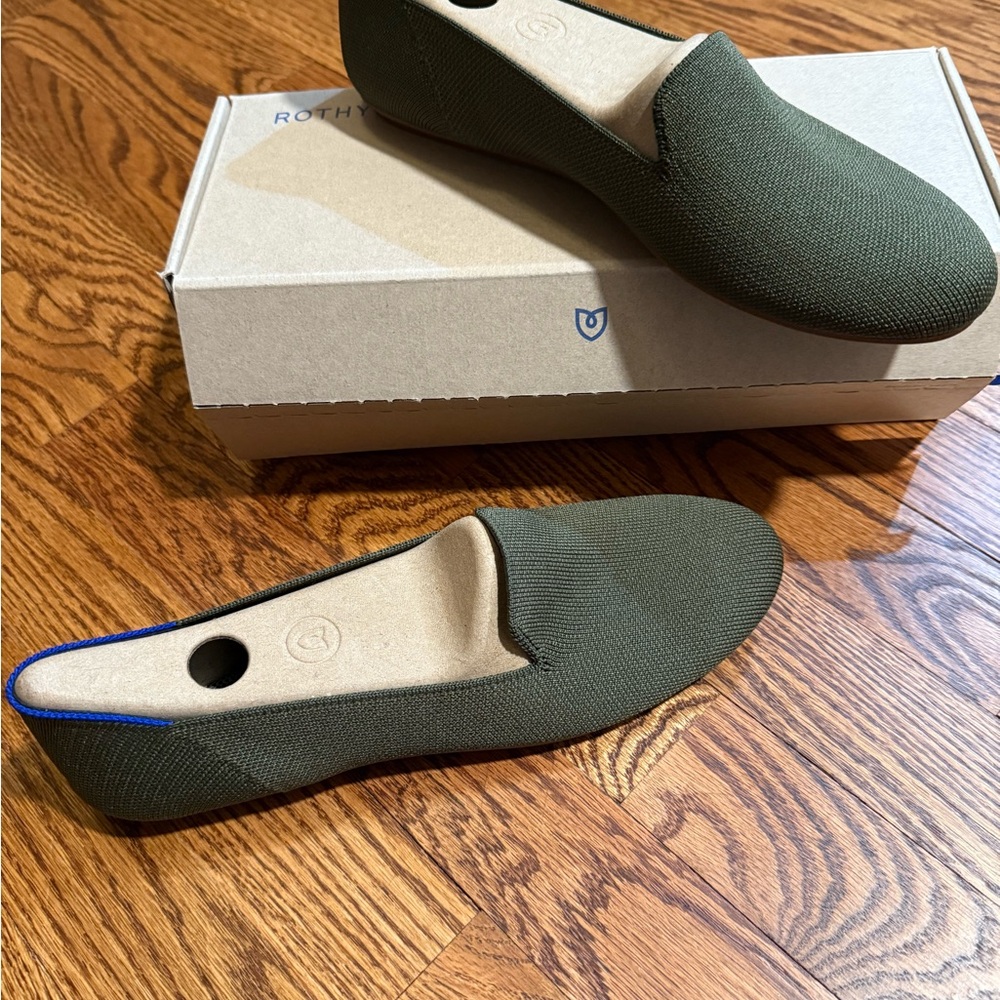Rothy’s Olive green almond loafer size 9